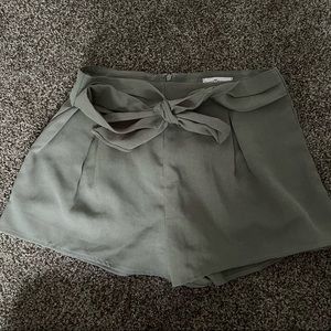 Olive green bow front short